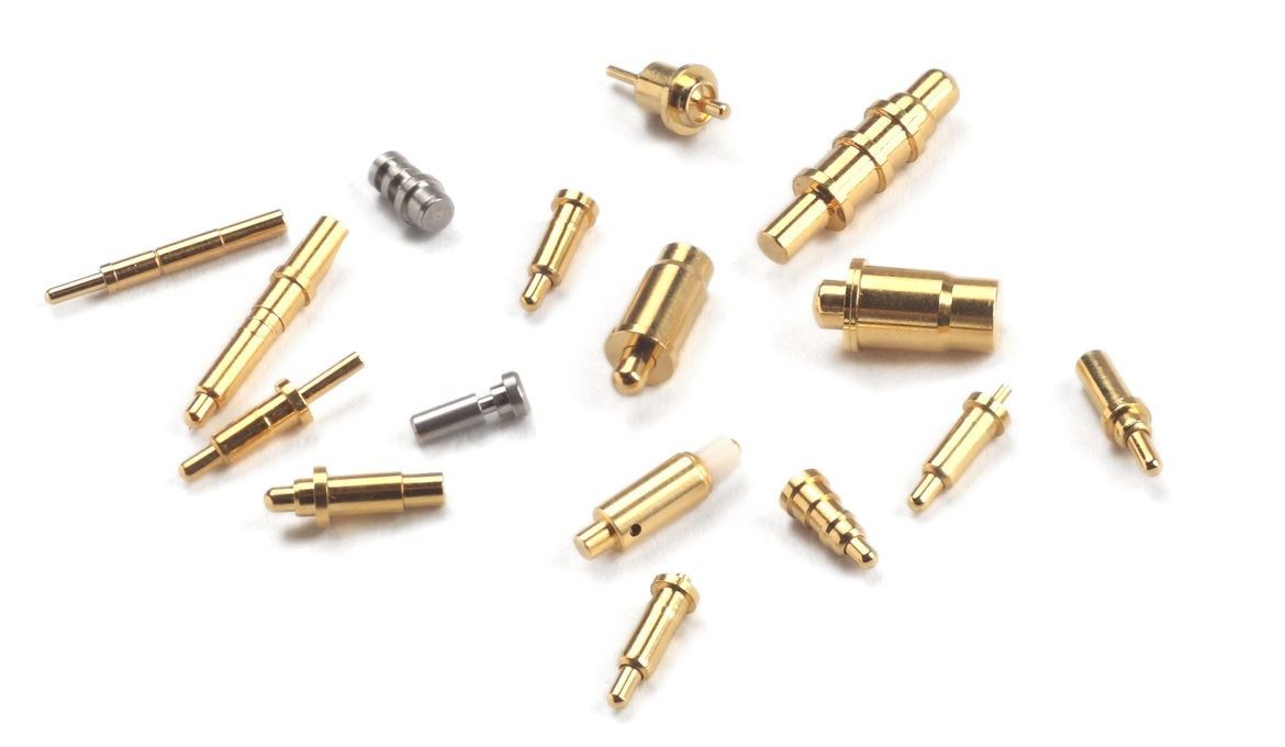 Qhov sib txawv ntawm peb thiab cov neeg sib tw