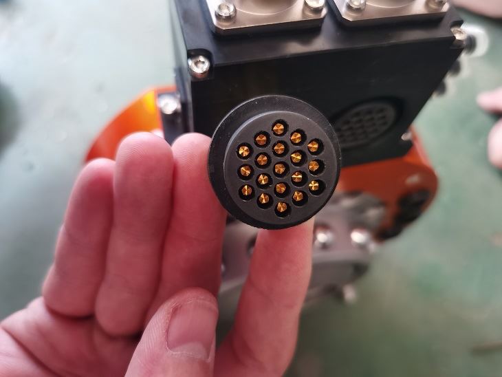 19 Pin Txiv Neej Thiab Poj Niam Connector Solution